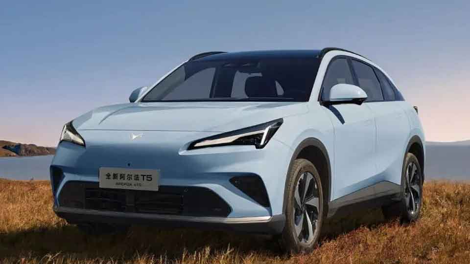 左攬元境智能，右享神擎增程！北汽極狐全新阿爾法T5正式上市